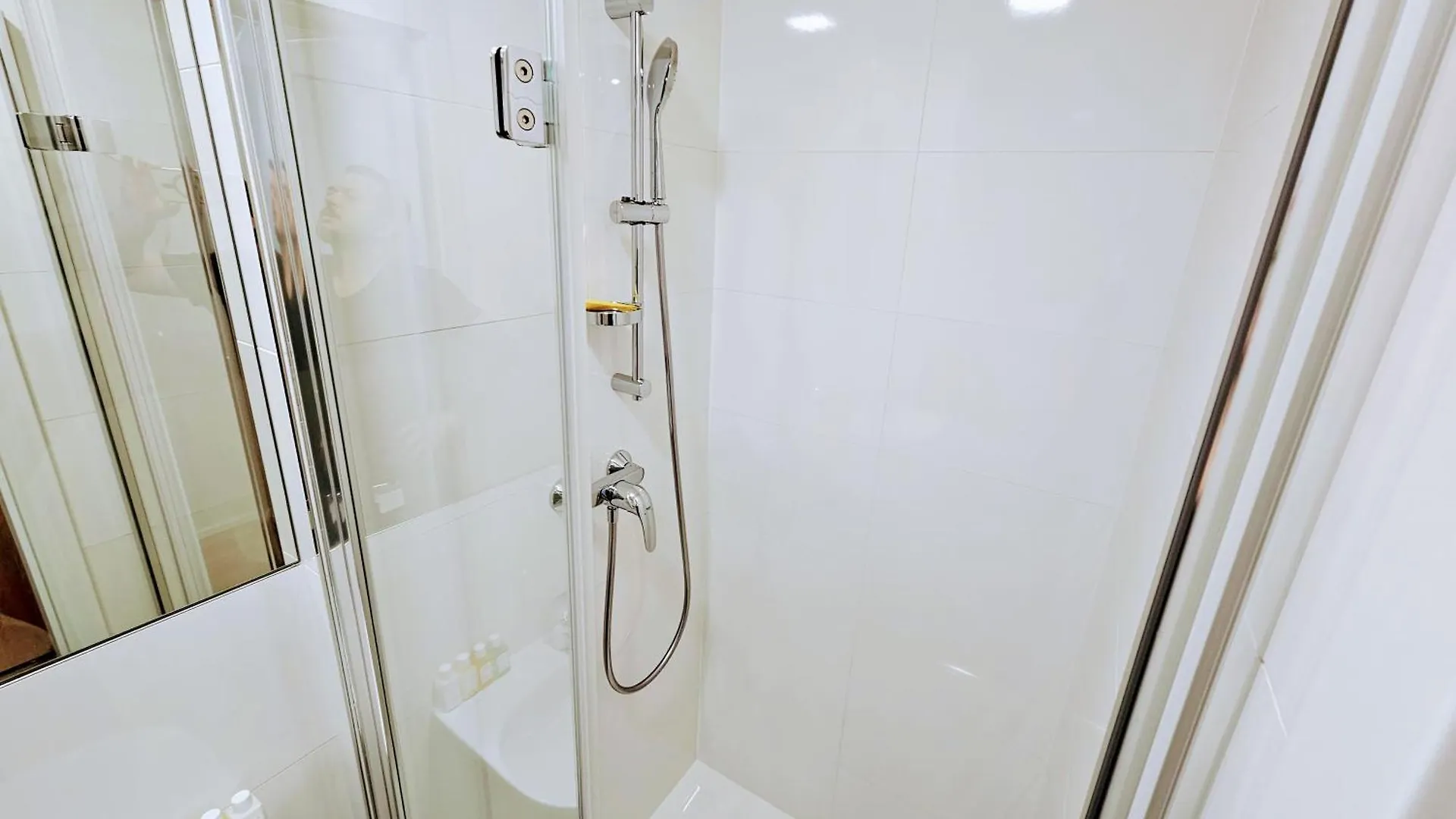 Live Apartment Prague