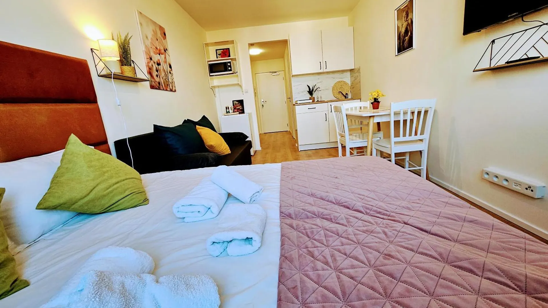 Live Apartment Prague